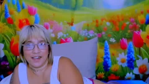 Snapshot of indianroxy27 chatting on August 4, 11:29 pm indianroxy27 online show from August 4, 11:29 pm