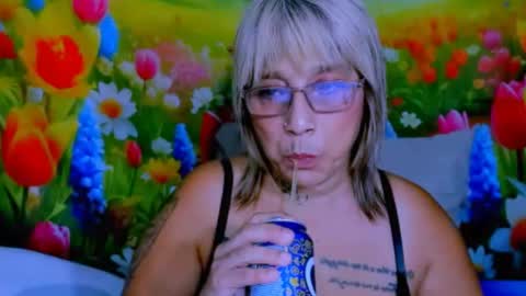 Snapshot of indianroxy27 chatting on August 8, 6:15 am indianroxy27 online show from August 8, 6:15 am