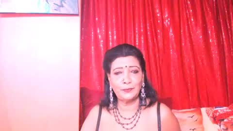Snapshot of indiansarika65 chatting on June 13, 3:54 pm indiansarika65 online show from June 13, 3:54 pm
