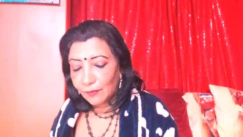 Snapshot of indiansarika65 chatting on August 3, 2:54 am indiansarika65 online show from August 3, 2:54 am