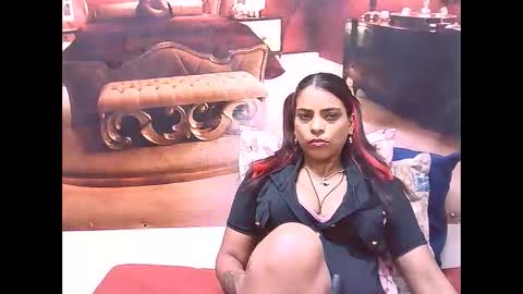 indiansexyass4u2luv online show from February 10, 9:04 pm