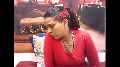 indiansexyass4u2luv online show from February 11, 9:25 pm