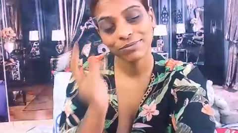 indiansexyass4u2luv online show from May 4, 5:14 am