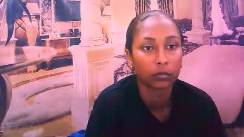 Snapshot of indiansexybutt4u2luv chatting on January 9, 11:13 am indiansexybutt4u2luv online show from January 9, 11:13 am