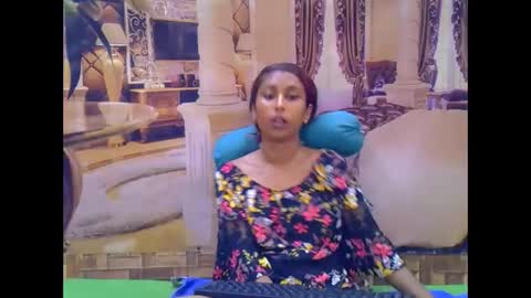 Snapshot of indiansexybutt4u2luv chatting on February 1, 7:07 am indiansexybutt4u2luv online show from February 1, 7:07 am