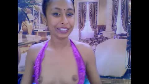 Snapshot of indiansexybutt4u2luv chatting on February 26, 6:12 am indiansexybutt4u2luv online show from February 26, 6:12 am