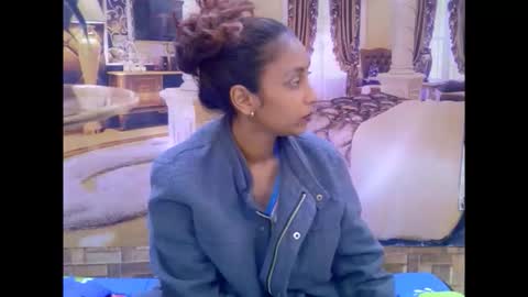 Snapshot of indiansexybutt4u2luv chatting on March 10, 5:45 am indiansexybutt4u2luv online show from March 10, 5:45 am