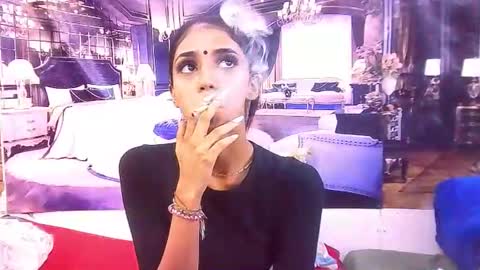 indiansexyslender4u2luv online show from December 2, 5:24 am