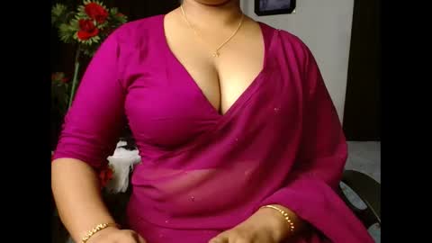 Snapshot of indiantina chatting on May 23, 6:56 pm tina online show from May 23, 6:56 pm