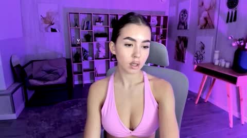 Snapshot of indigofaerly chatting on October 21, 11:33 am INDIGO online show from October 21, 11:33 am