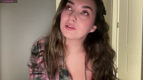 Snapshot of indikaflower chatting on January 7, 3:35 am Indika Flower online show from January 7, 3:35 am