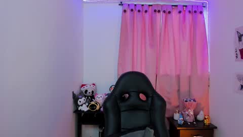 Snapshot of indra_cam chatting on January 8, 11:21 am Diana online show from January 8, 11:21 am