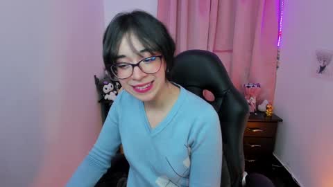 Snapshot of indra_cam chatting on January 17, 10:22 am Diana online show from January 17, 10:22 am