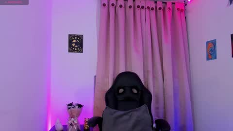 Snapshot of indra_cam chatting on November 5, 4:01 am Diana online show from November 5, 4:01 am