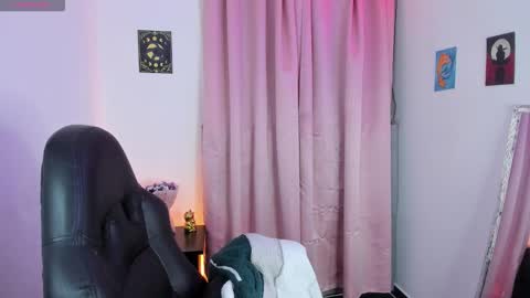 Snapshot of indra_cam chatting on December 16, 4:50 am Diana online show from December 16, 4:50 am