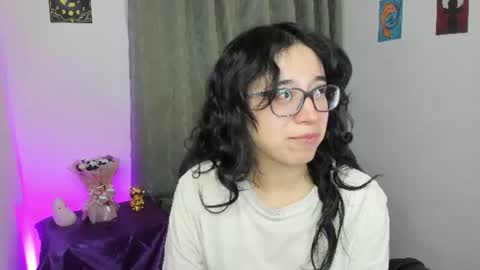 Snapshot of indra_cam chatting on July 15, 1:22 am Diana online show from July 15, 1:22 am