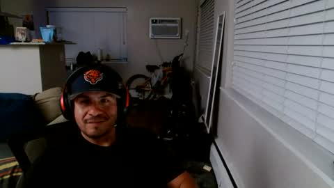Snapshot of indyman2084 chatting on June 17, 4:15 am indyman2084 online show from June 17, 4:15 am
