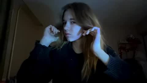 Snapshot of inespacheco chatting on April 5, 6:05 pm Sofia online show from April 5, 6:05 pm