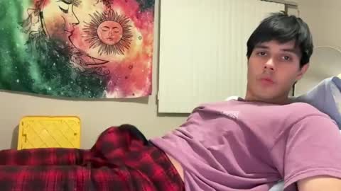 Snapshot of infamouslucas chatting on December 19, 12:13 am Lucas online show from December 19, 12:13 am