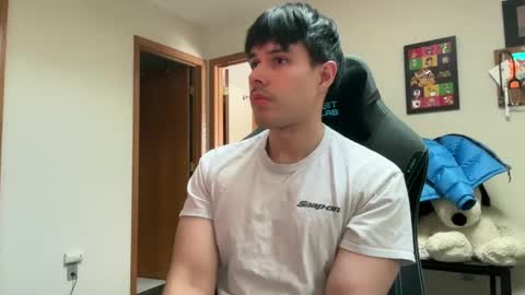 Snapshot of infamouslucas chatting on February 17, 9:52 pm Lucas online show from February 17, 9:52 pm