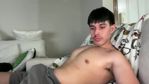 Snapshot of infamouslucas chatting on March 5, 4:02 am Lucas online show from March 5, 4:02 am