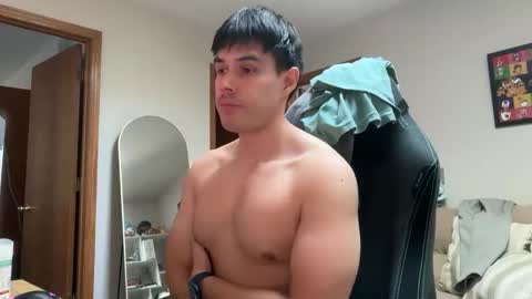 Snapshot of infamouslucas chatting on November 14, 8:40 pm Lucas online show from November 14, 8:40 pm