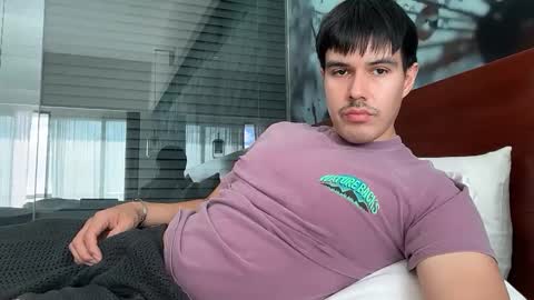 Snapshot of infamouslucas chatting on November 23, 3:01 pm Lucas online show from November 23, 3:01 pm