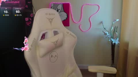 Snapshot of infernokitten chatting on June 5, 6:52 am Ilona online show from June 5, 6:52 am