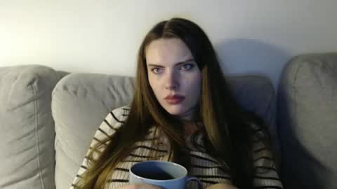 Snapshot of infinitiq45 chatting on January 23, 9:18 pm Sweet girl online show from January 23, 9:18 pm