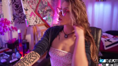 Snapshot of informal_ chatting on January 21, 2:33 am MAL ---  online show from January 21, 2:33 am