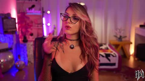 Snapshot of informal_ chatting on October 12, 11:26 pm MAL ---  online show from October 12, 11:26 pm