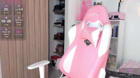 Snapshot of informaltease chatting on March 18, 9:51 pm V. online show from March 18, 9:51 pm