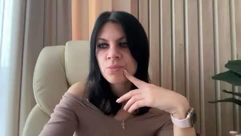 Snapshot of injaathome chatting on November 5, 7:08 am InjaAtHome online show from November 5, 7:08 am