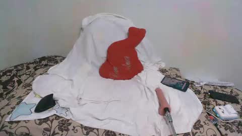 Snapshot of ink_bella chatting on December 4, 12:47 pm ink bella online show from December 4, 12:47 pm