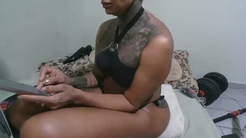 Snapshot of ink_bella chatting on July 27, 2:46 pm ink bella online show from July 27, 2:46 pm