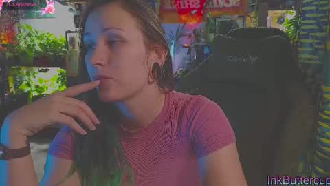 Snapshot of ink_bloom chatting on October 19, 4:02 am Im Stacy FOLLOW MY FANSLY FOR MORE online show from October 19, 4:02 am