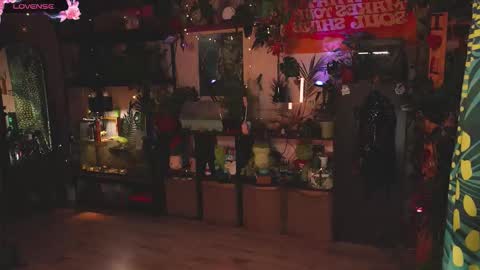 Snapshot of ink_bloom chatting on October 27, 2:37 am Im Stacy FOLLOW MY FANSLY FOR MORE online show from October 27, 2:37 am