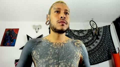 Snapshot of ink_u_buzz chatting on September 26, 7:29 pm Dani online show from September 26, 7:29 pm