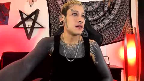 Snapshot of ink_u_buzz chatting on October 24, 12:52 am Dani online show from October 24, 12:52 am