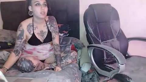 Snapshot of inkedsinners chatting on October 12, 1:48 am inkedsinners online show from October 12, 1:48 am