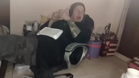 Snapshot of inkedsinners chatting on October 13, 10:43 pm inkedsinners online show from October 13, 10:43 pm