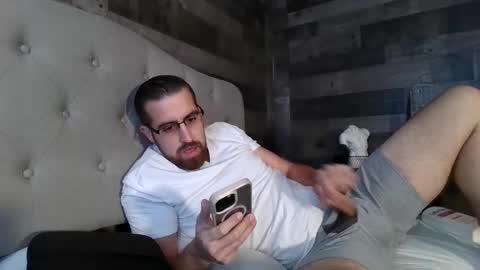 Snapshot of inmybackyard chatting on November 14, 6:06 pm InMyBackyard online show from November 14, 6:06 pm