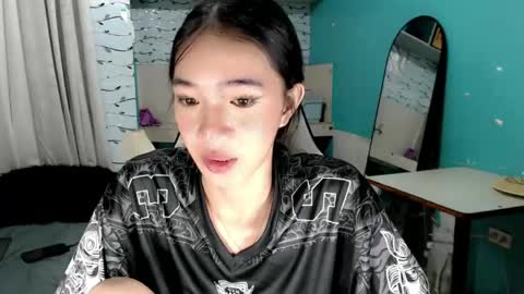 Snapshot of innocent_reign69 chatting on May 6, 11:32 pm Reign online show from May 6, 11:32 pm