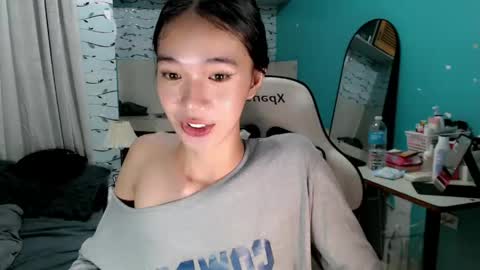 Snapshot of innocent_reign69 chatting on May 13, 2:47 pm Reign online show from May 13, 2:47 pm