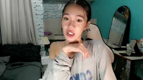 Snapshot of innocent_reign69 chatting on May 21, 4:30 am Reign online show from May 21, 4:30 am
