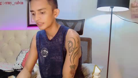 Snapshot of innocent_twinkxx chatting on December 22, 8:36 pm calvin online show from December 22, 8:36 pm