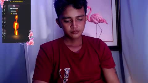 Snapshot of innocent_twinkxx chatting on January 12, 4:34 pm calvin online show from January 12, 4:34 pm
