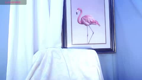 Snapshot of innocent_twinkxx chatting on April 18, 5:39 pm calvin online show from April 18, 5:39 pm