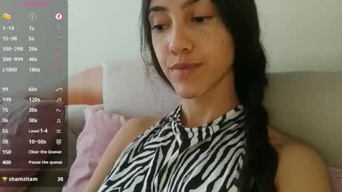 Laroa online show from October 22, 9:25 pm