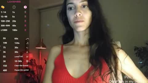 Snapshot of innocentlatiina chatting on May 30, 11:57 pm Laroa online show from May 30, 11:57 pm